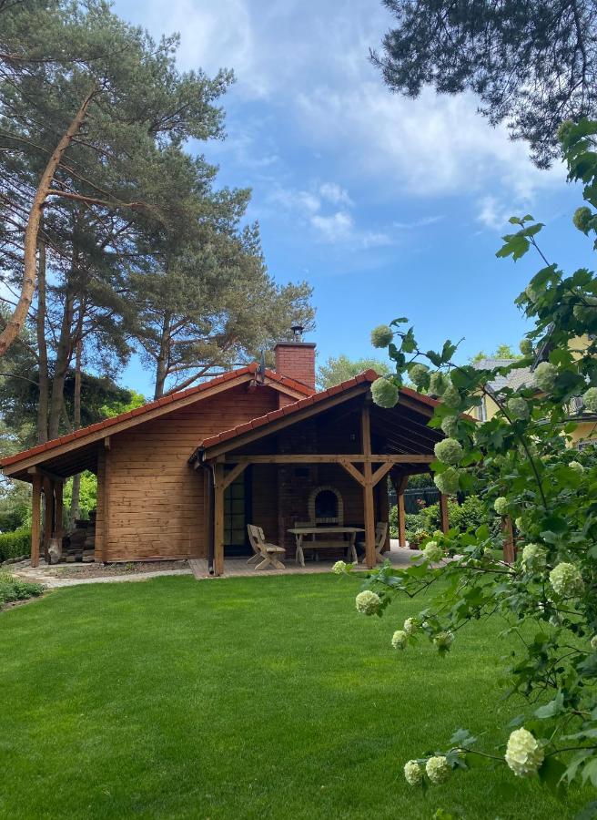 Klimatyczny Domek Z Drewna Nad Morzem Debina  Exterior photo